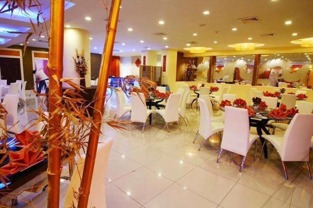 V-One Hotel Korat Nakhonratchasima Dış mekan fotoğraf