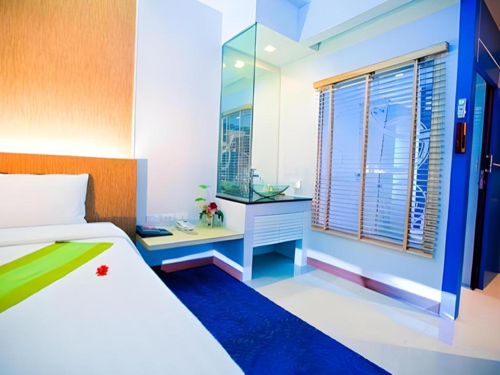 V-One Hotel Korat Nakhonratchasima Dış mekan fotoğraf